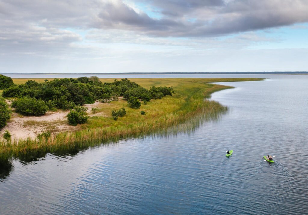 Recursos naturales de Sudáfrica 3 ThongaBeach Experiences Kayaking Lake Sibaya aerial banner landscape d12293221c9e586dc0145f364b4de29f