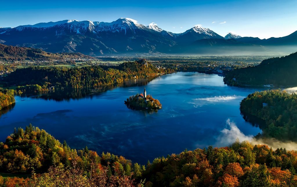 Recursos naturales de Eslovenia 2 lago bled eslovenia 1024x646 1