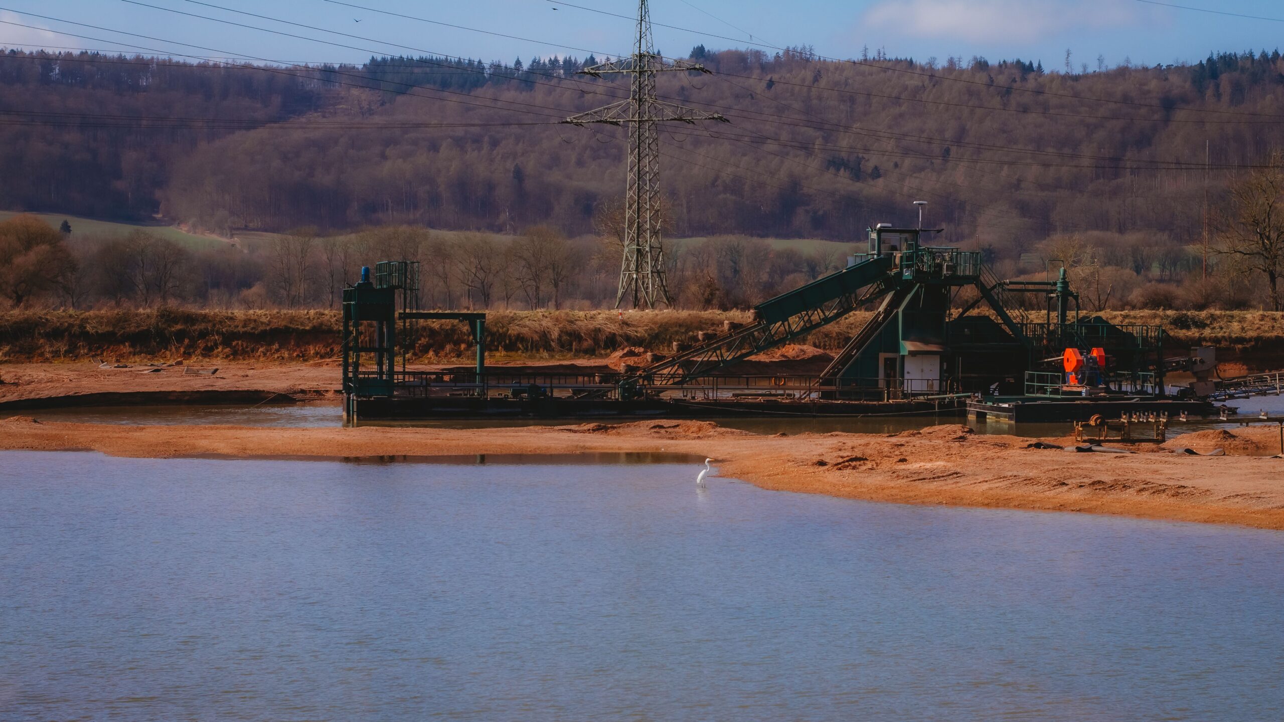 Minería: tipos e impacto ambiental 6 Sitio minero junto a cuerpo de agua